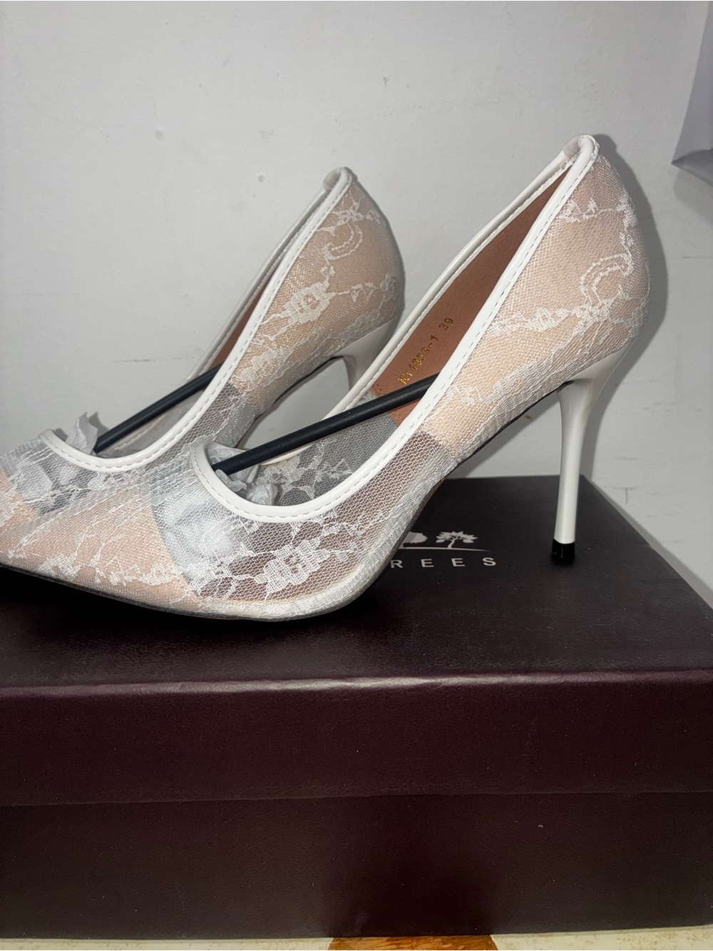 White Lace Pointed-Toe Stiletto Heels